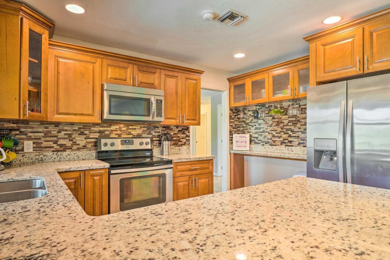 Pet-Friendly Fort Myers Home With Patio And Grill! North Fort Myers Esterno foto